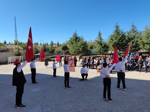 Cumhuriyet Bayramının 101. yıldönümü  ilçemizde coşkuyla kutlandı.